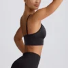 Sutien sport Define Luxe cu decolteu în V, negru Sutien sport Define Luxe cu decolteu în V, negru