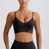 Sutien sport Define Luxe cu decolteu în V, negru Sutien sport Define Luxe cu decolteu în V, negru