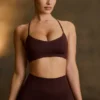 Sutien sport fără cusături Super Sculpt cu spate încrucișat, culoare ciocolată Sutien sport fără cusături Super Sculpt cu spate încrucișat, culoare ciocolată