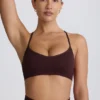 Sutien sport fără cusături Super Sculpt cu spate încrucișat, culoare ciocolată Sutien sport fără cusături Super Sculpt cu spate încrucișat, culoare ciocolată