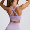 Sutien sport fără cusături Super Sculpt cu spate încrucișat, în culoarea liliac deschis Sutien sport fără cusături Super Sculpt cu spate încrucișat, în culoarea liliac deschis