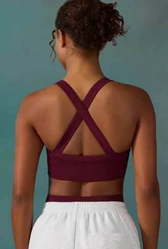 Sutien sport fără cusături Super Sculpt cu spate încrucișat, în culoarea prune