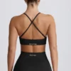 Sutien sport fără cusături Super Sculpt cu spate încrucișat, negru Sutien sport fără cusături Super Sculpt cu spate încrucișat, negru