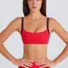 Sutien sport Soft Active cu bordură contrastantă, în culoarea roșu căpșună Sutien sport Soft Active cu bordură contrastantă, în culoarea roșu căpșună