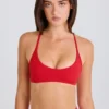 Sutien sport Soft Active cu bretele încrucișate la spate, în culoarea roșu căpșună Sutien sport Soft Active cu bretele încrucișate la spate, în culoarea roșu căpșună
