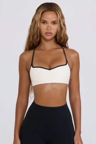 Sutien sport Soft Active cu decolteu în formă de inimă, alb