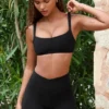 Sutien sport Soft Active cu detalii de cusături, negru Sutien sport Soft Active cu detalii de cusături, negru