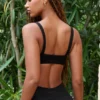 Sutien sport Soft Active cu detalii de cusături, negru Sutien sport Soft Active cu detalii de cusături, negru