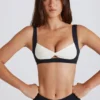 Sutien sport Soft Active cu partea din față răsucită, negru