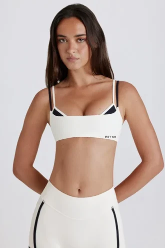 Sutien sport Soft Active cu spate răsucit, în nuanța Ivory