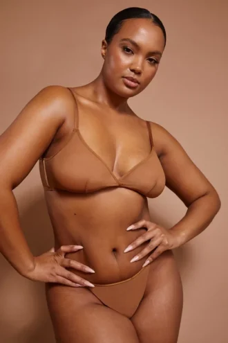 Bikini cu tanga din plasă moale Intimates, culoare Almond