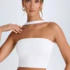 Top bandeau cu detaliu choker Khai, alb Top bandeau cu detaliu choker Khai, alb