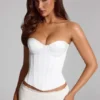 Top corset cu șireturi Araminta în alb Top corset cu șireturi Araminta în alb