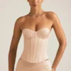 Top corset cu șireturi Araminta în bej auriu Top corset cu șireturi Araminta în bej auriu