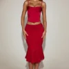 Top corset din satin cu guler înalt și șireturi Eirwen, în roșu intens Top corset din satin cu guler înalt și șireturi Eirwen, în roșu intens