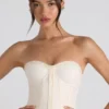 Top corset fără bretele, cu dantelă și volane, Melvina, în culoarea ivoriu Top corset fără bretele, cu dantelă și volane, Melvina, în culoarea ivoriu