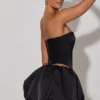 Top corset fără bretele cu decupaj în formă de inimă și ornamente Amora, negru