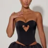 Top corset fără bretele cu decupaj în formă de inimă și ornamente Amora, negru
