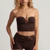 Top crop bandeau cu detalii metalice Tarni, culoare ciocolată neagră Top crop bandeau cu detalii metalice Tarni, culoare ciocolată neagră