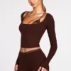 Top cu bretele din modal cu nervuri și mâneci lungi Margaux, culoare maro ciocolată