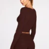 Top cu bretele din modal cu nervuri și mâneci lungi Margaux, culoare maro ciocolată