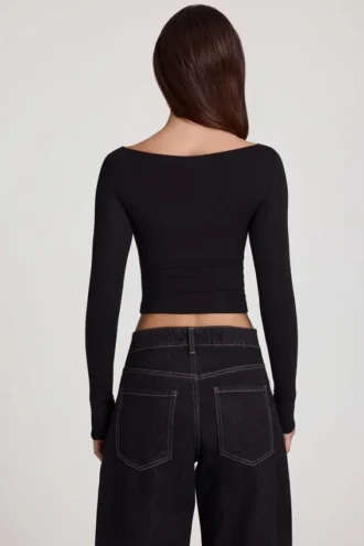 Top cu guler barcă și mâneci lungi Charliane din Modal, negru