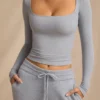 Top cu mâneci lungi din modal cu nervuri, în albastru deschis Top cu mâneci lungi din modal cu nervuri, în albastru deschis