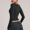 Top cu mâneci lungi și decolteu în V Zyra  în negru