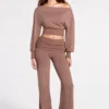 Pantaloni Thea Modal cu talie joasă și croi drept, în culoarea Mocha Pantaloni Thea Modal cu talie joasă și croi drept, în culoarea Mocha