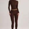 Top cu mâneci lungi și volane Alia din modal, în culoarea maro ciocolată Top cu mâneci lungi și volane Alia din modal, în culoarea maro ciocolată