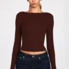 Top cu mâneci lungi și volane din modal cu nervuri Luisa, culoare maro ciocolată Top cu mâneci lungi și volane din modal cu nervuri Luisa, culoare maro ciocolată
