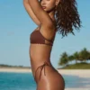 Slipuri de bikini cu șnur Polynesia, culoare maro ciocolată Slipuri de bikini cu șnur Polynesia, culoare maro ciocolată