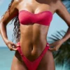 Slipuri de bikini Pacifico cu volane și decorațiuni, în nuanța roz zmeură Slipuri de bikini Pacifico cu volane și decorațiuni, în nuanța roz zmeură