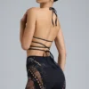 Top de bikini cu bretele încrucișate și ornamente Liberty, negru Top de bikini cu bretele încrucișate și ornamente Liberty, negru