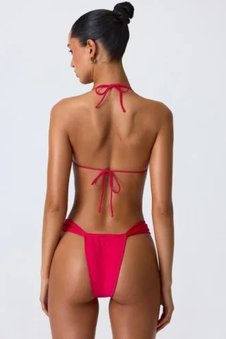 Top de bikini cu gât halter, cu volane și decorațiuni, model Clearwater, în roz zmeură