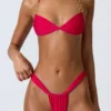 Top de bikini cu gât halter, cu volane și decorațiuni, model Clearwater, în roz zmeură Top de bikini cu gât halter, cu volane și decorațiuni, model Clearwater, în roz zmeură