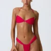 Top de bikini cu gât halter, cu volane și decorațiuni, model Clearwater, în roz zmeură Top de bikini cu gât halter, cu volane și decorațiuni, model Clearwater, în roz zmeură