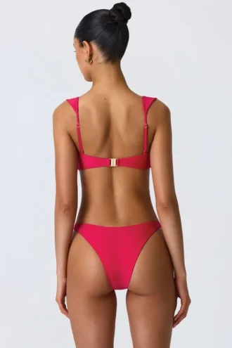 Slipuri de bikini Cheeky cu ornamente Volute, în roz zmeură