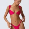 Slipuri de bikini Cheeky cu ornamente Volute, în roz zmeură Slipuri de bikini Cheeky cu ornamente Volute, în roz zmeură