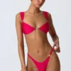 Slipuri de bikini Cheeky cu ornamente Volute, în roz zmeură Slipuri de bikini Cheeky cu ornamente Volute, în roz zmeură