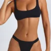 Top de bikini Malibu cu decolteu rotund, negru