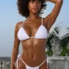 Top de bikini triunghiular cu gât halter Crinkle Costume de baie, alb Top de bikini triunghiular cu gât halter Crinkle Costume de baie, alb