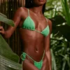 Top de bikini triunghiular Seersucker multi-wear în verde spumă de mare Top de bikini triunghiular Seersucker multi-wear în verde spumă de mare