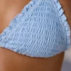 Top de costume de baie triunghiular cu gât halter, din țesătură crinkle, în culoarea albastru cer Top de costume de baie triunghiular cu gât halter, din țesătură crinkle, în culoarea albastru cer