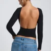 Top Elli din modal, cu guler înalt, mâneci lungi și spate decupat, negru