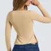 Top Fiora din modal cu decolteu în formă de inimă și spate decupat, în culoarea nisip Top Fiora din modal cu decolteu în formă de inimă și spate decupat, în culoarea nisip