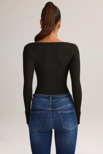 Top Kaia din modal, cu guler pătrat și mâneci lungi, în culoarea neagră