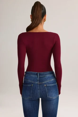 Top Kaia din modal, cu guler pătrat și mâneci lungi, în culoarea vin