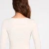 Top Luisa cu mâneci lungi, din modal cu nervuri și drapaj, în culoarea ivoriu Top Luisa cu mâneci lungi, din modal cu nervuri și drapaj, în culoarea ivoriu