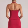Top lung cu gât halter Vita în roșu cireș Top lung cu gât halter Vita în roșu cireș